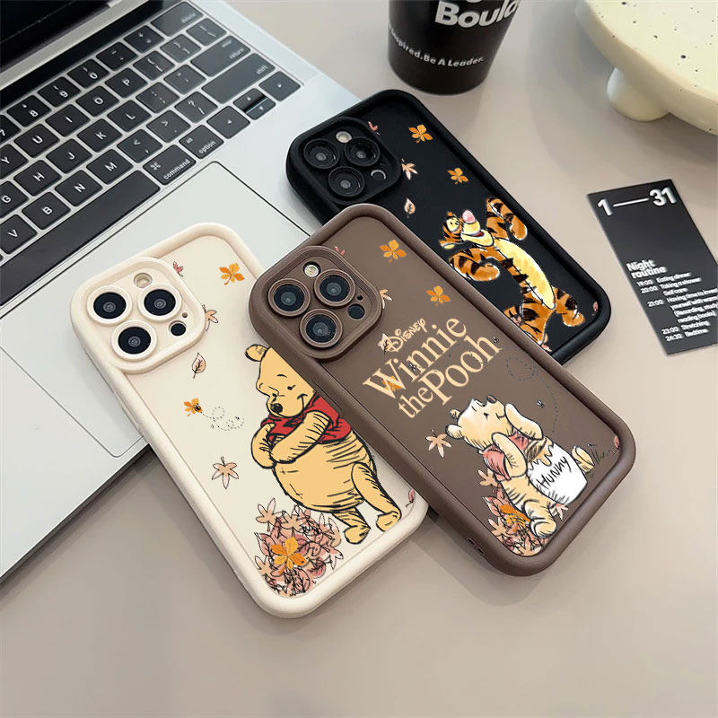 Autumn Winnie The Pooh Leaves  - مراجعة Phone Cases Iphone 17 Pro Max وسعره