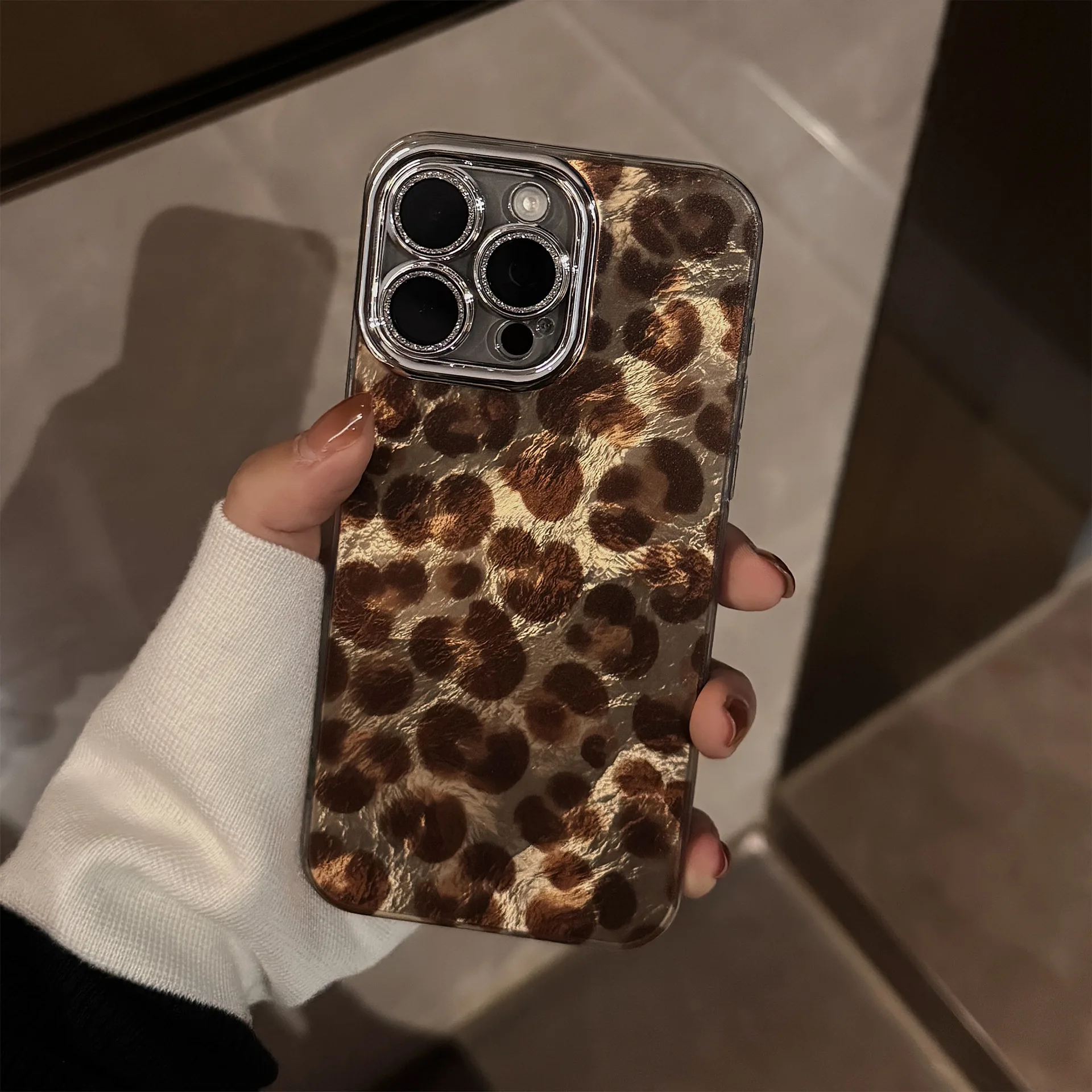 Luxury Leopard Print With Lany - مراجعة Glitter Shockproof Case وسعره